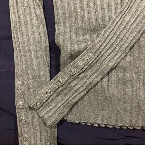 Gray turtleneck, fitted